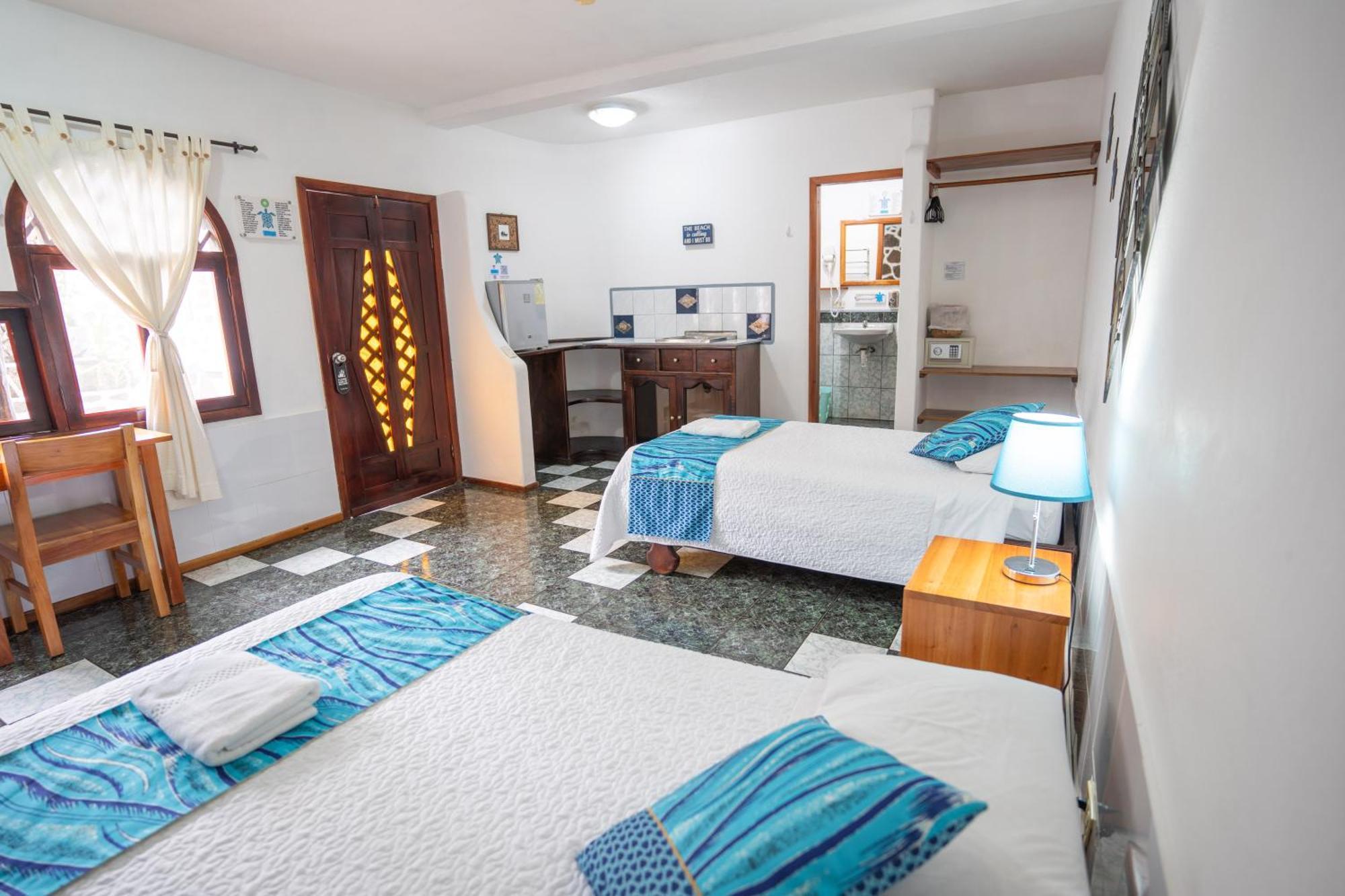 Maidith Galapagos Inn 푸에르토아요라 외부 사진